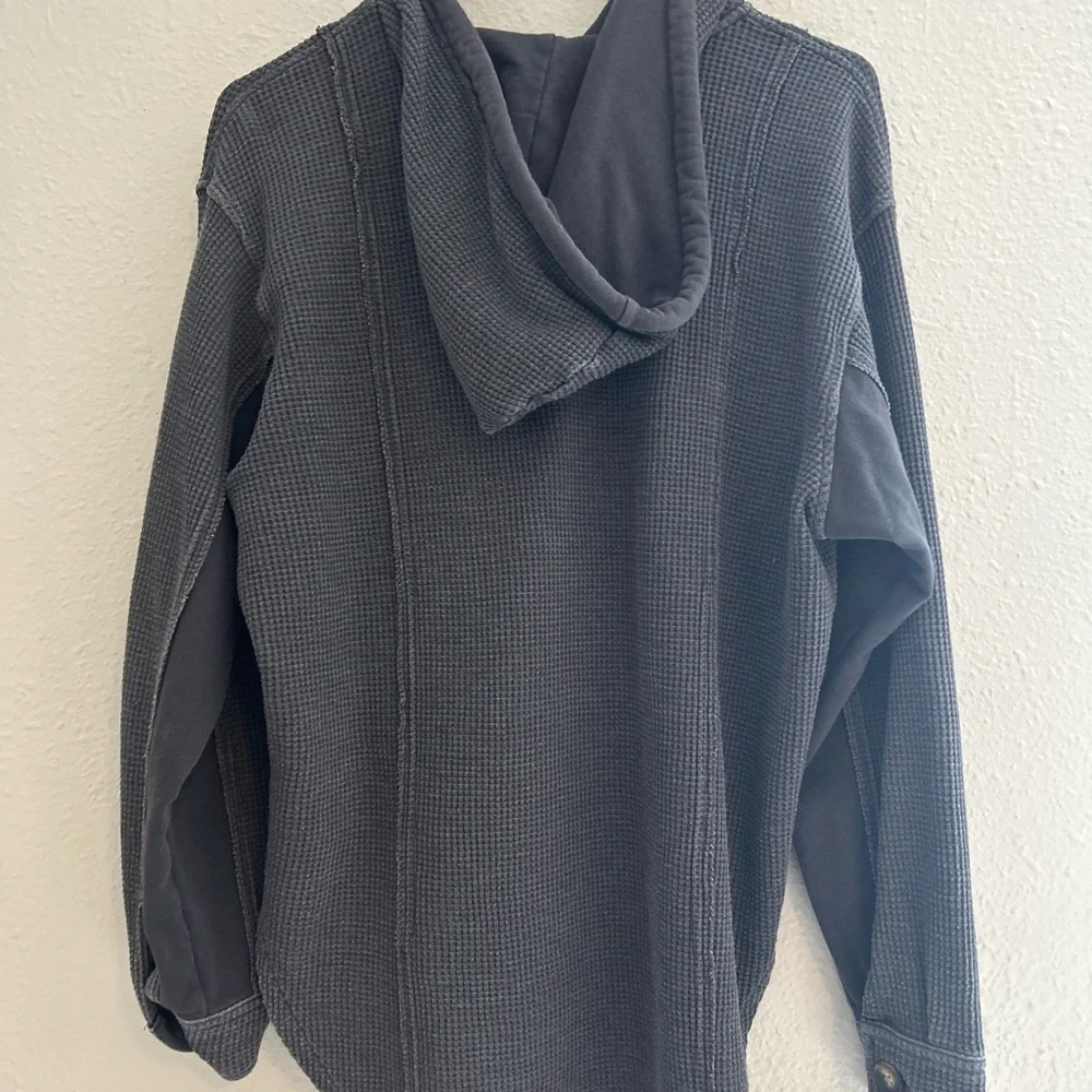 American Eagle Outfitters Charcoal Gray Waffle Knit Hooded Button-Up